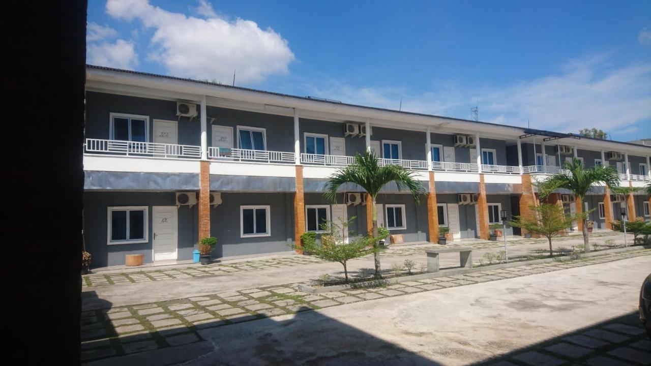 Liberty Homestay Parit  Zewnętrze zdjęcie