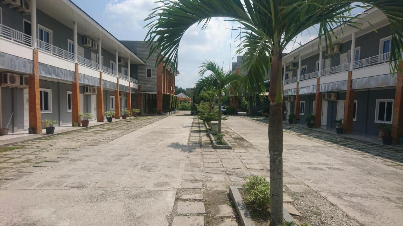 Liberty Homestay Parit  Zewnętrze zdjęcie